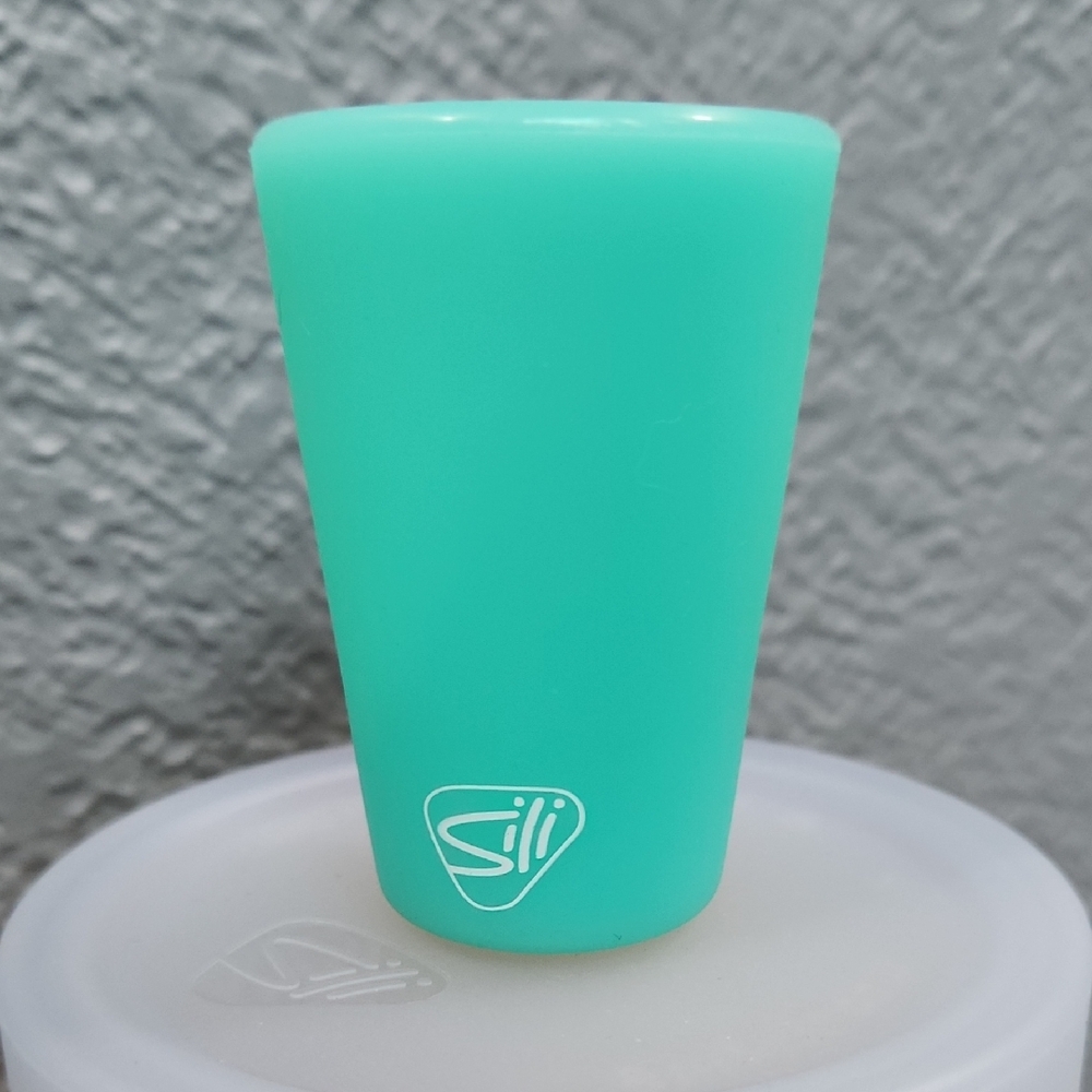 NWOT Silipint 1.5 oz Shot Glass Aqua Light Mint Green Blue